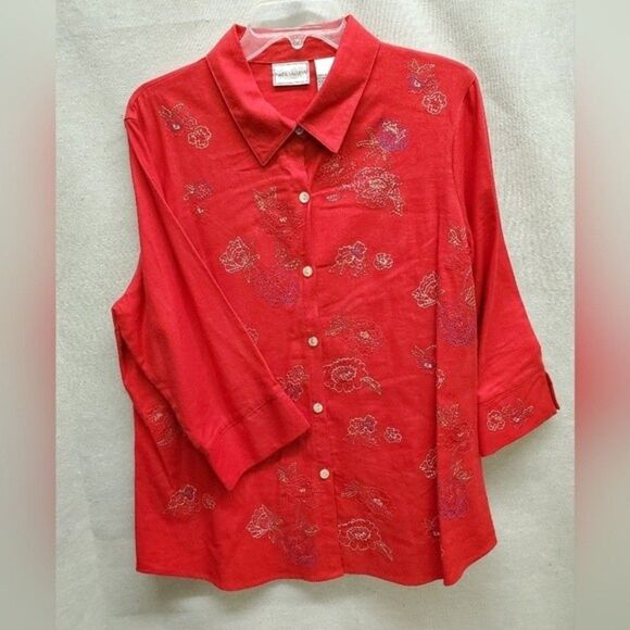 Red Embroidered Linen/Rayon Floral Motif Top in Size L - Picture 2 of 9